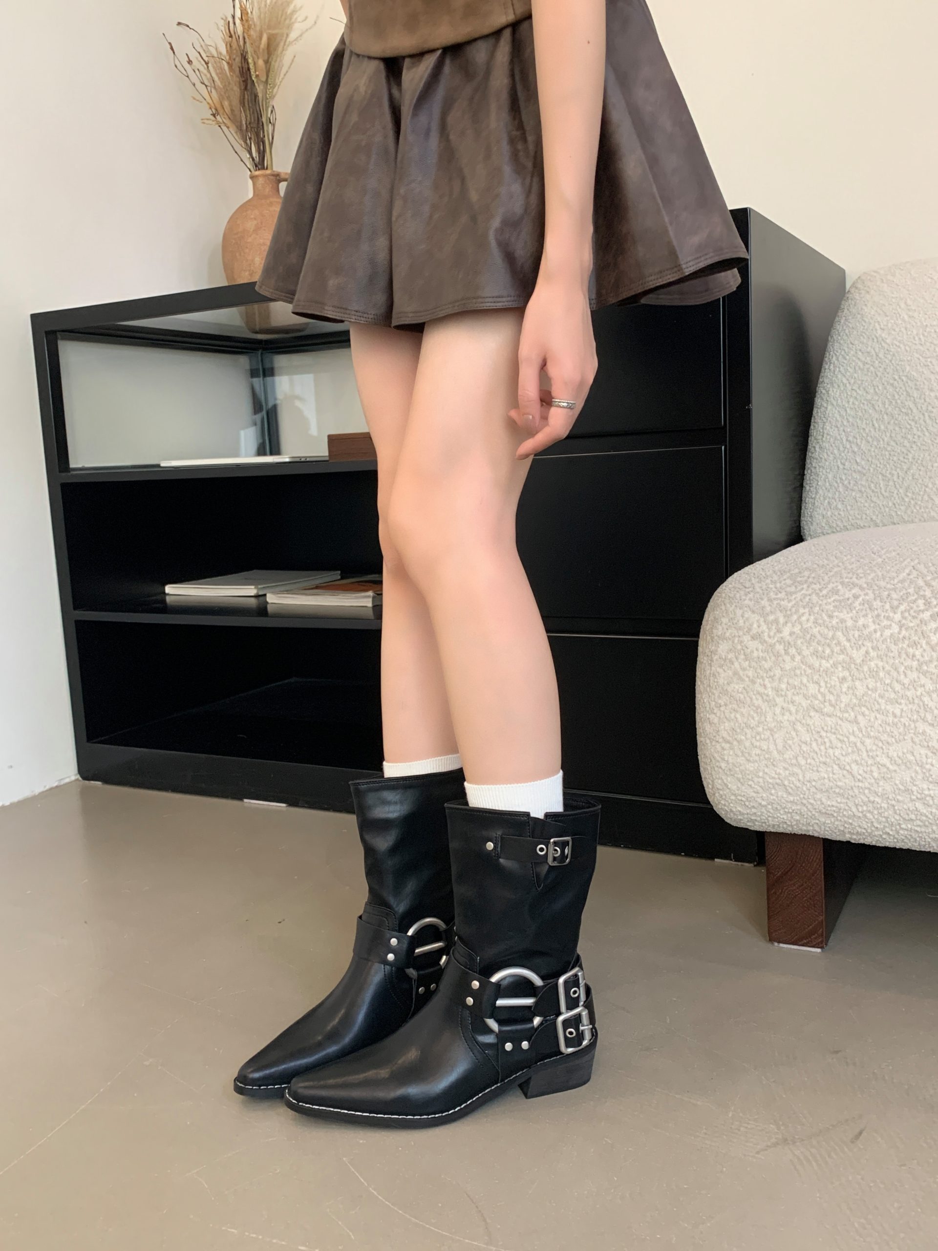 2024 New Retro Pointed Toe Western Cowboy Boots Suede Sleeve Short Boots Chunky Heel Martin Boots Women - Image 3