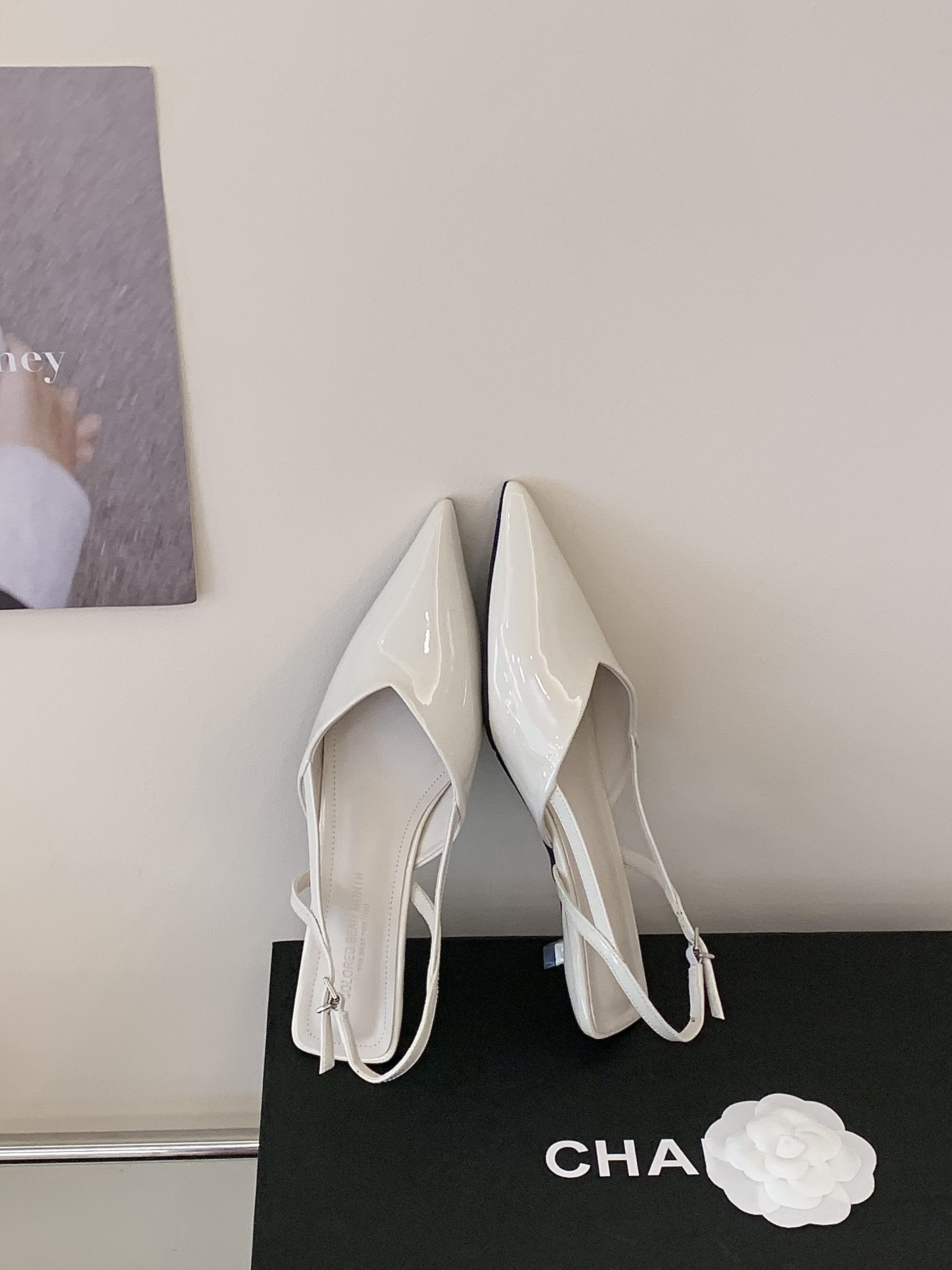 2026-new-style-closed-toe-half-slipper-french-pointed-toe-fashion-thin-heel-low-heel-comfortable-commuter-shoes-for-women_1