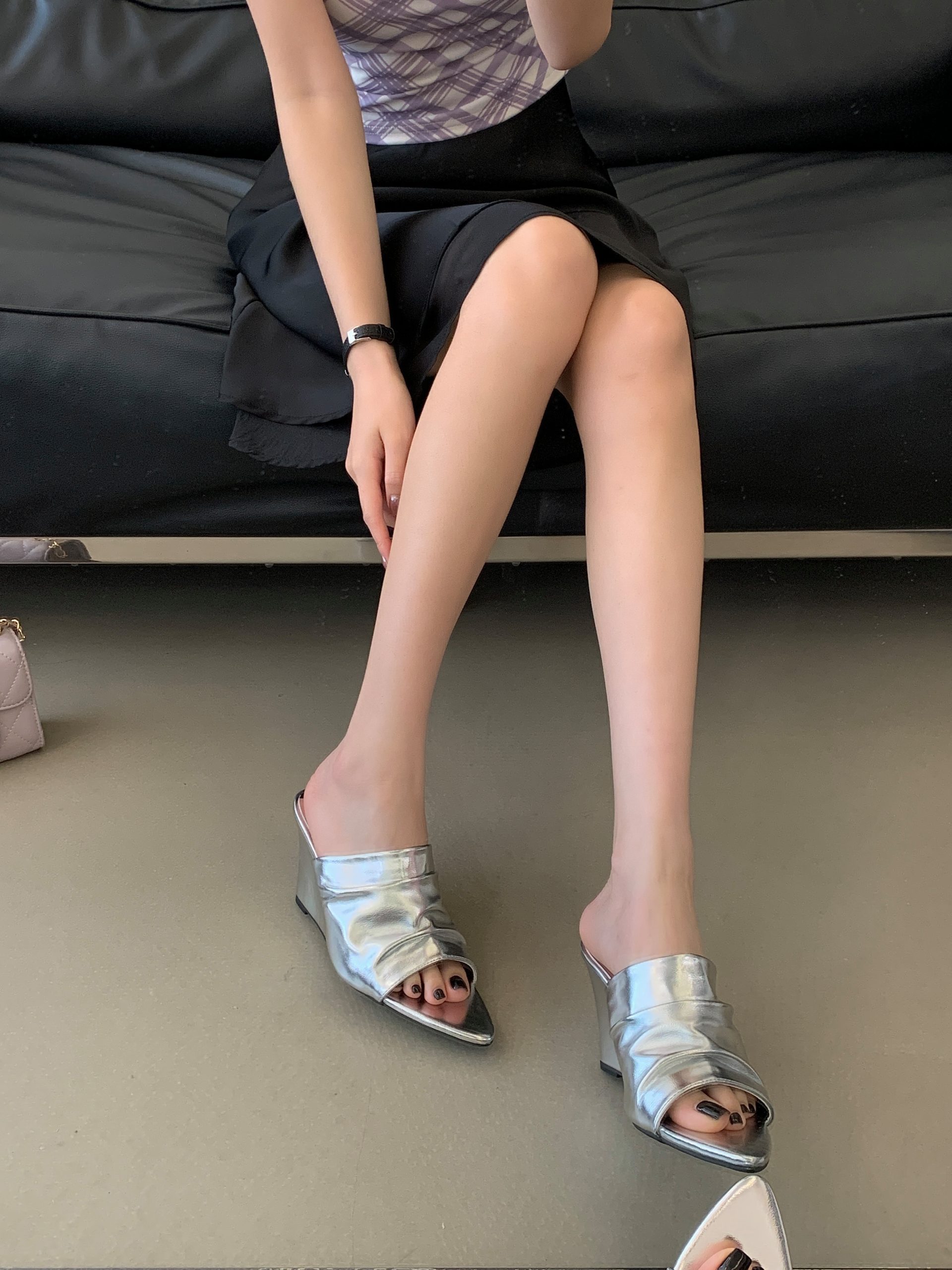 BUBUFLY 2026 Summer New European Style Women's Real Leather Wrinkled Wedge Fashion High Heels One-Strap Open Toe Sandals - Image 3