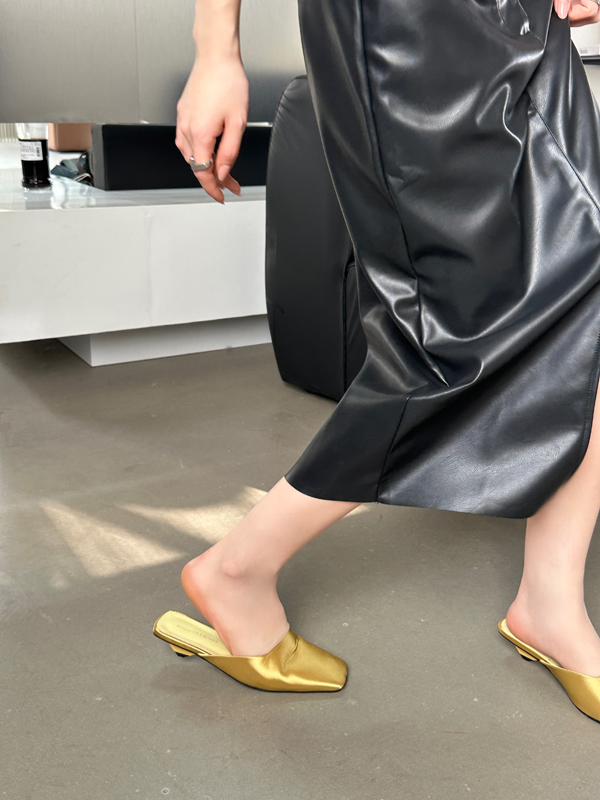 Dumier 2024 Spring Women's Square Toe Satin Slippers Low Heel Solid Color Simple Style - Image 4