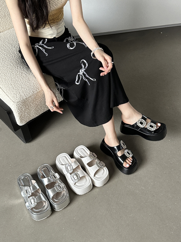 Hot Selling Chunky Sole Slippers with Double Diamond Buckle